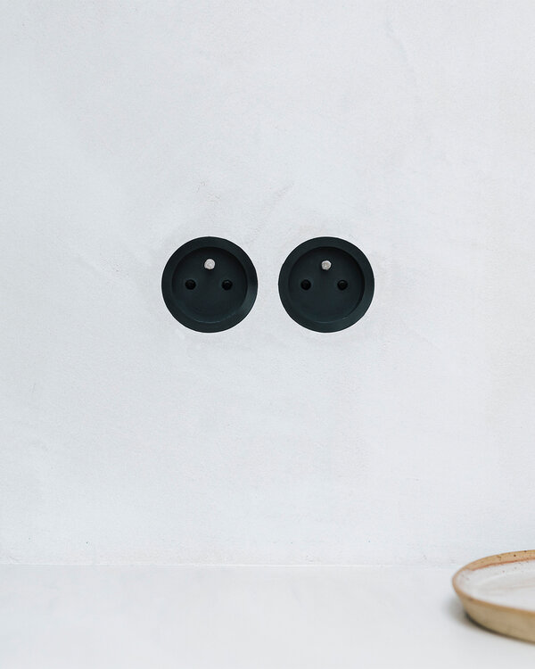 ROND 2.0 stopcontact inbouw type E socket penaarding penaarde Belgie Frankrijk afmetingen - rond io De Oude Schakelaar