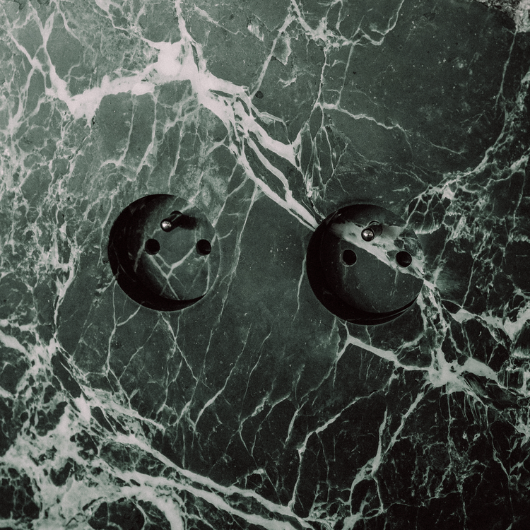 De Oude Schakelaar - ROND 3.0 steen stopcontact