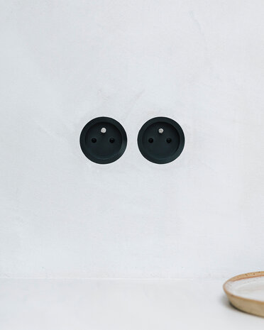 ROND 2.0 stopcontact zwart - randaarding - kunststof