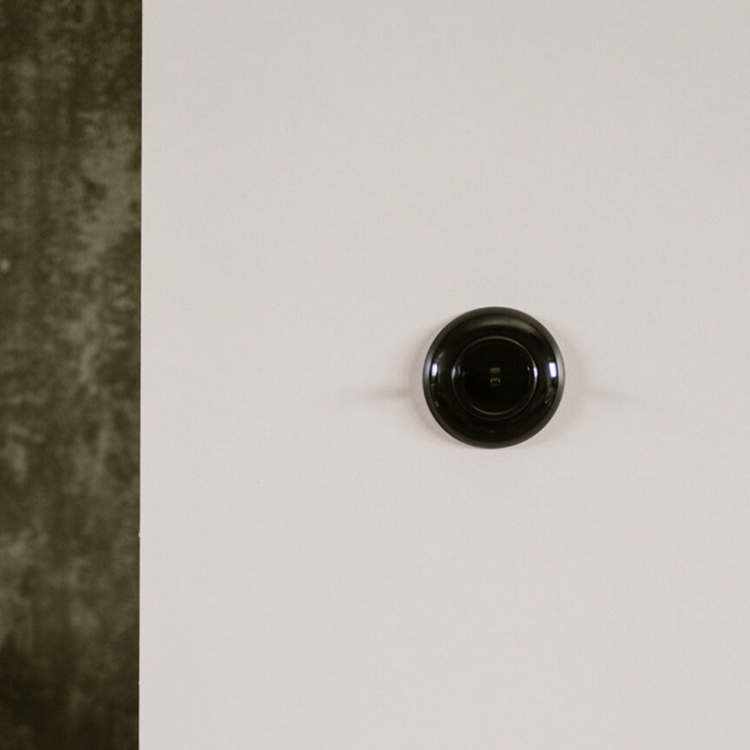Zwarte dimmer | 1-voudig rond afdekraam | De Oude Schakelaar | Zwart schakelmateriaal