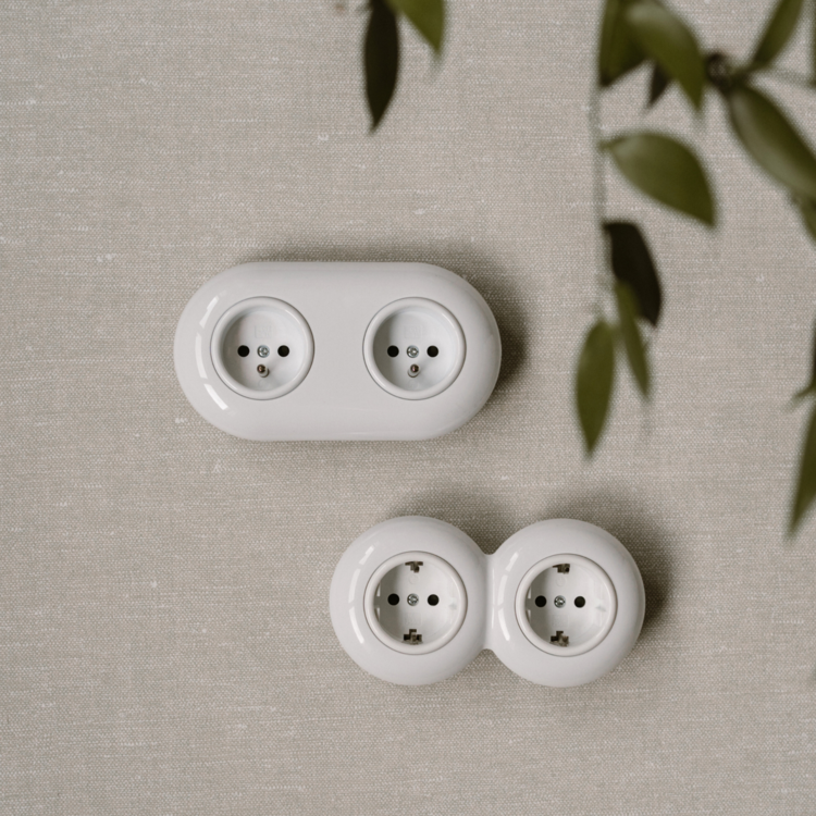 Wit rond renovatie afdekraam 2-voudig dubbel 85 mm ronde Wit schakelmateriaal www.deoudeschakelaar.nl wit rond