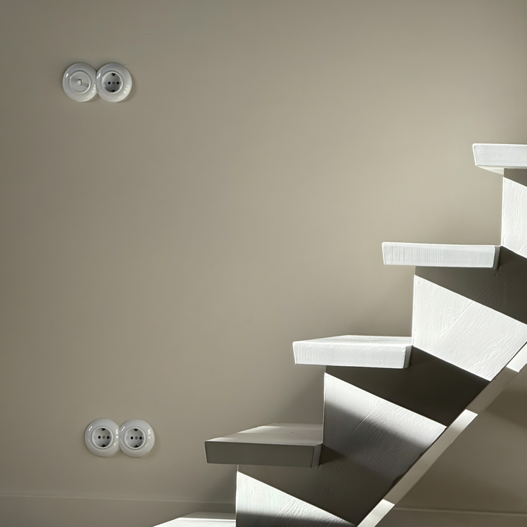 De Oude Schakelaar tweevoudig dubbel stopcontact wit inbouw