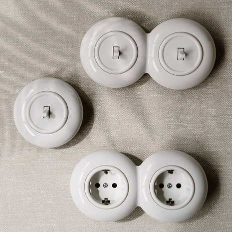 De Oude Schakelaar tweevoudig dubbel stopcontact wit inbouw