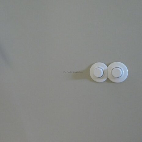 2-voudig rond wit bakeliet duroplast afdekraam.jpg
