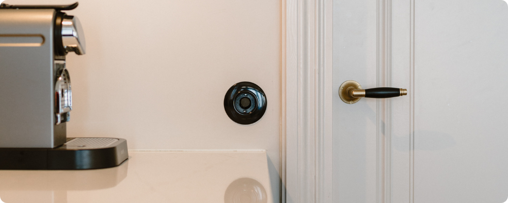 Bakeliet inbouw schakelaar zwart rond jaren 30