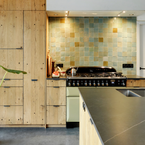 Zwarte vierkante inbouw stopcontacten bakeliet