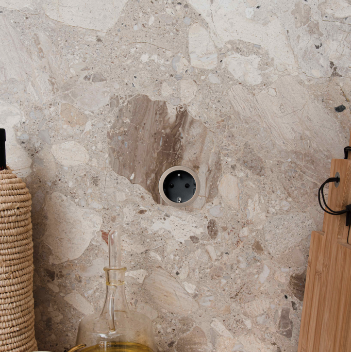 ROND 2.0 stopcontact zwart canon de fusil dark donkergrijs antraciet high end Belgie penaarding 