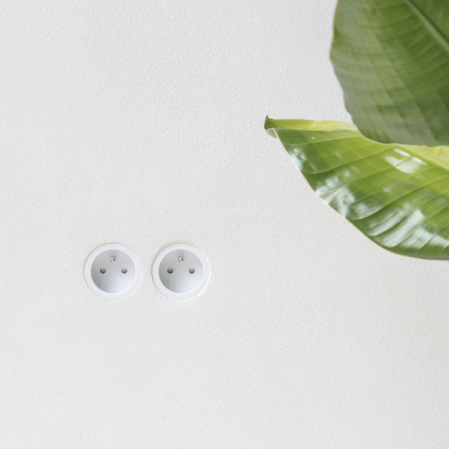 ROND 2.0 dubbel stopcontact wit minimalistisch schakelmateriaal